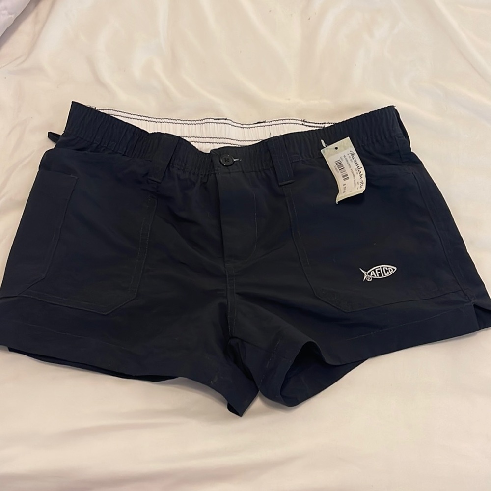 New with tags. Size 4 women’s aftco shorts